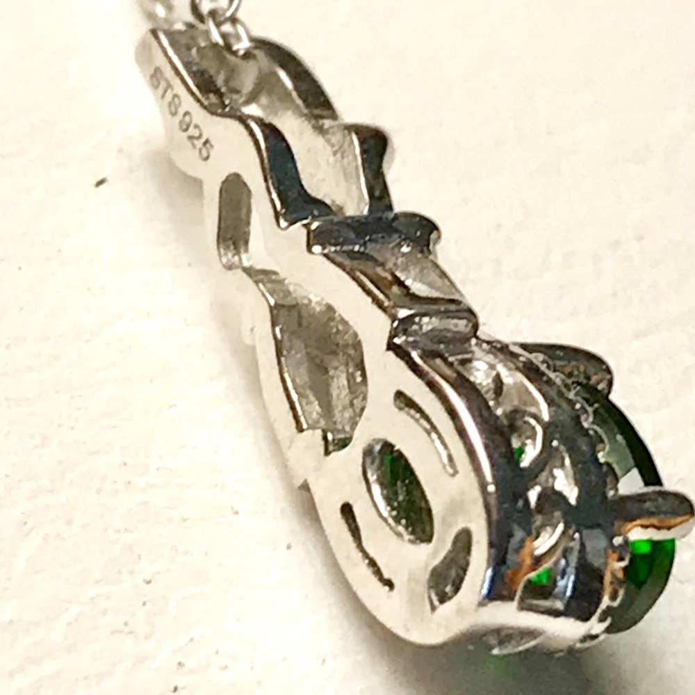 ❤️NEW ITEM❤️ Siberian Emerald Pendant Necklace - Picture 4 of 7